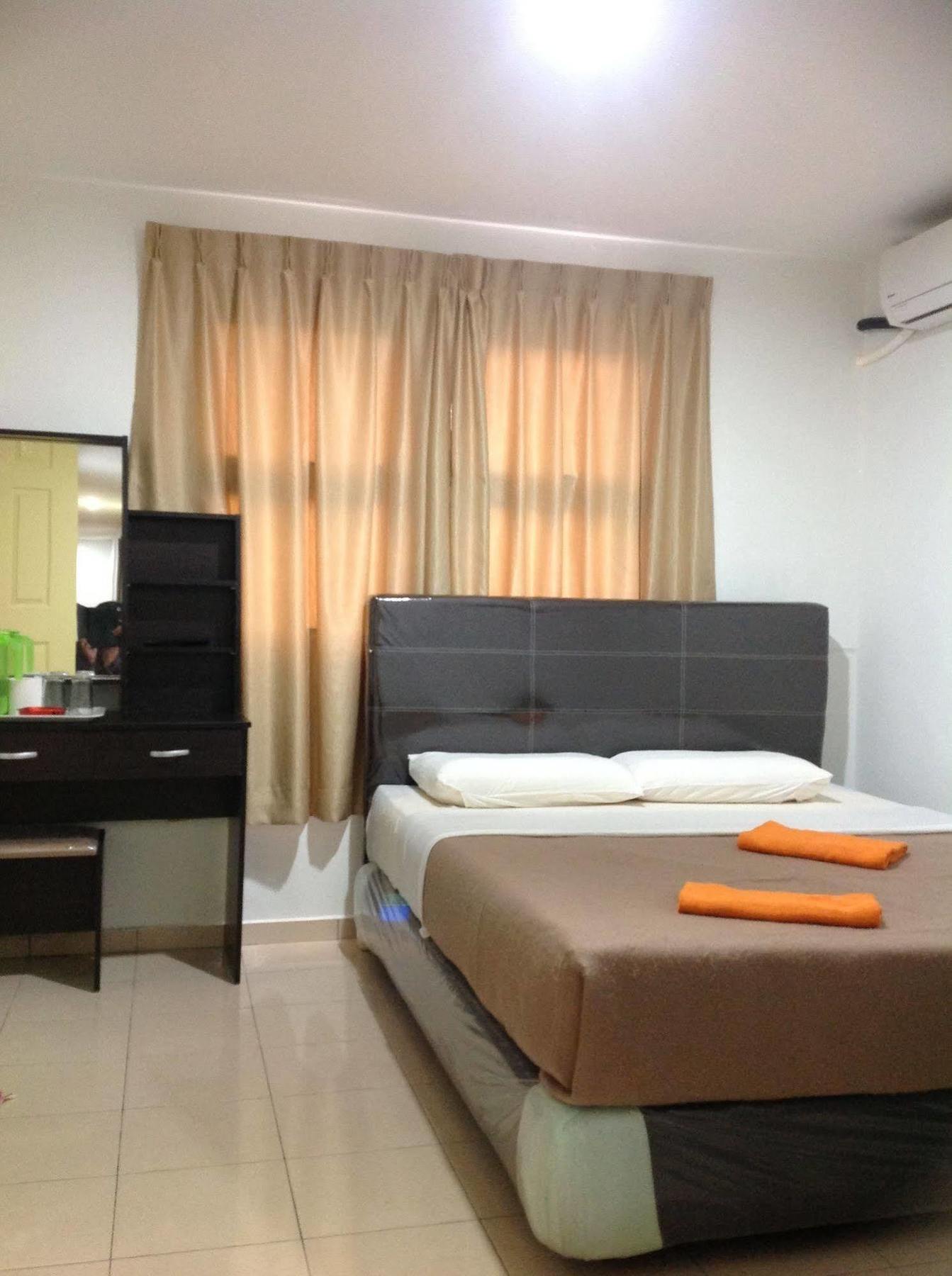 Silverwood Inn Miri Exterior photo